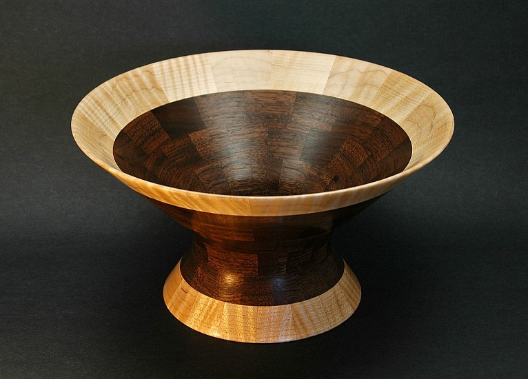 Michael  Frederick, V Bowl, 2 Tone
2021, wood-walnut/maple