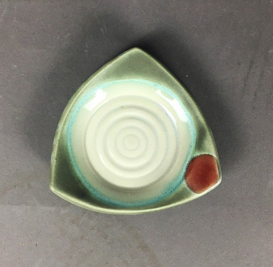 Deborah Schwartzkopf, Tiny Triangle Tray II
2020, porcelain