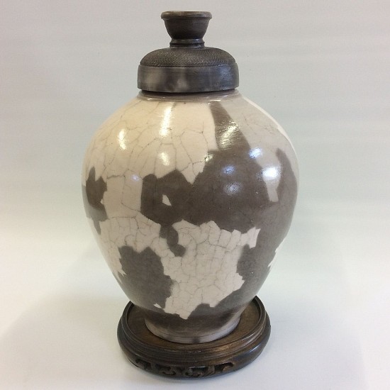 Charlie  Knapp, Raking Urn, 2022
clay